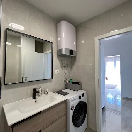 Beni Apartment *